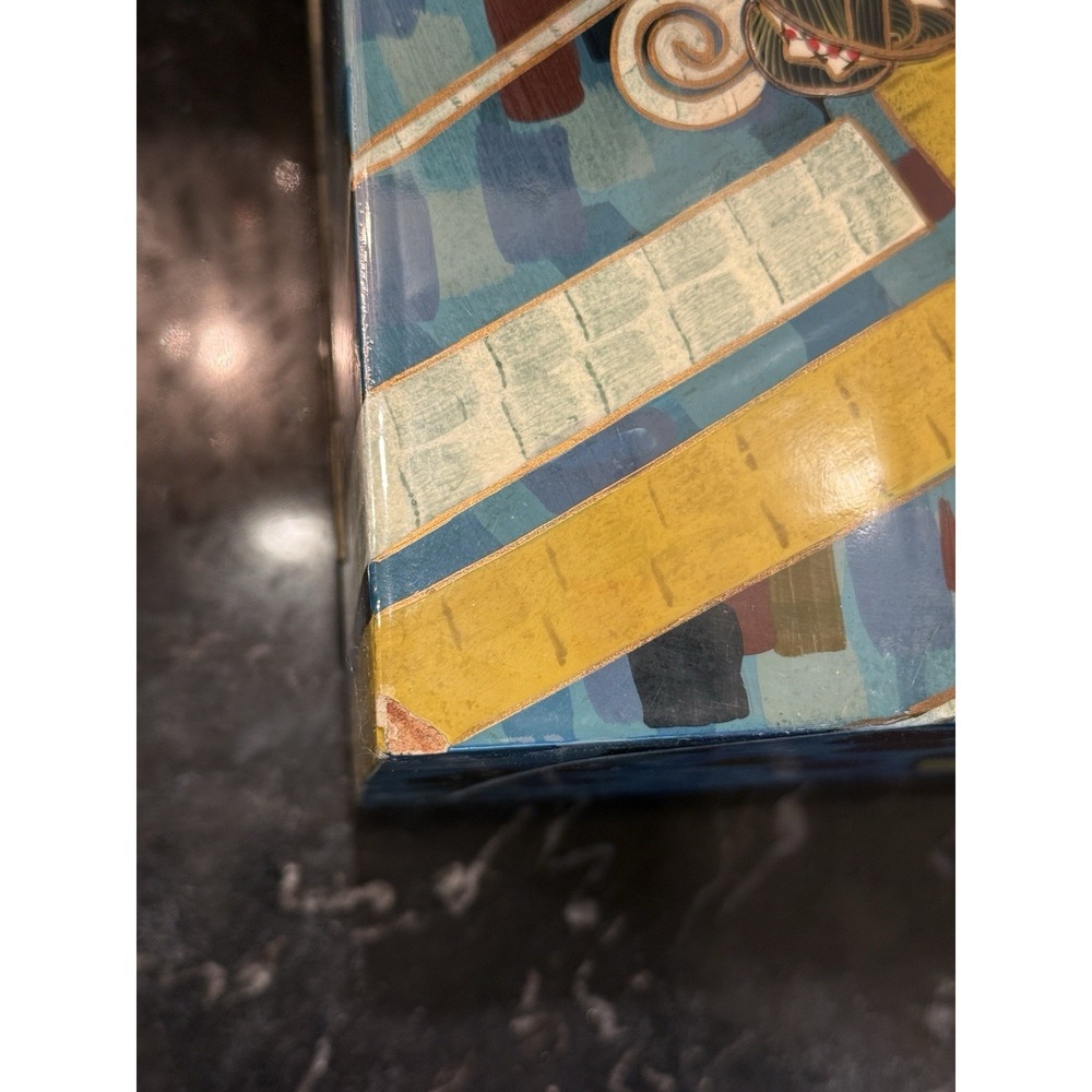 La Belle Art Decorated Lacquered Wood Box Treasure Box Hand Painted 12x12x5 1/8" - Picture 12 of 12